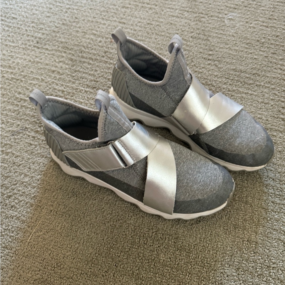 Sorel Womens Kinetic Sneak Sneakers Gray/Silver Size 9